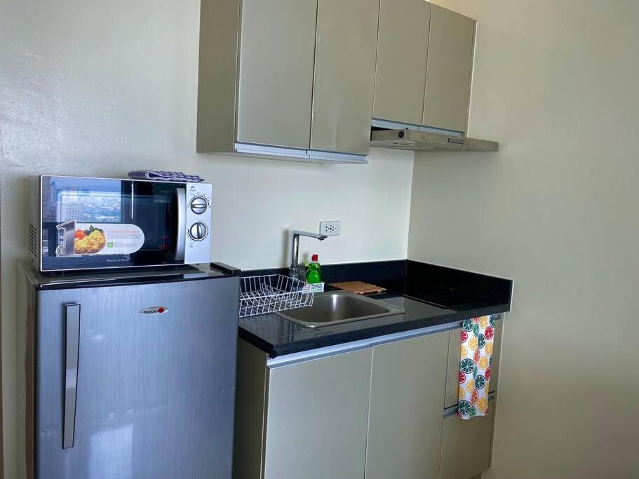 Makati Penthouse With Stunning City Skyline View Manila Exterior foto