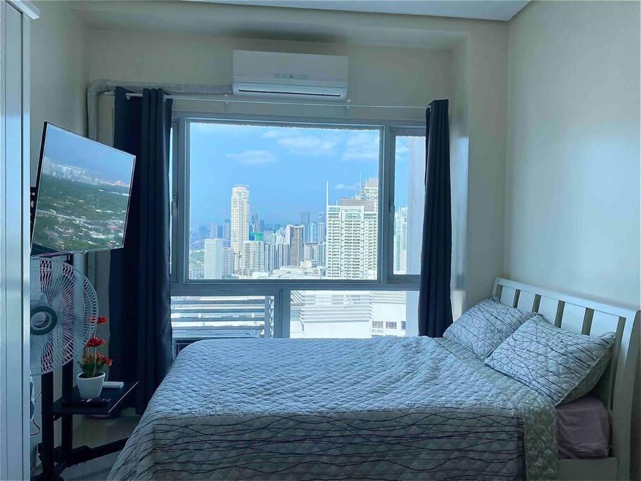 Makati Penthouse With Stunning City Skyline View Manila Exterior foto