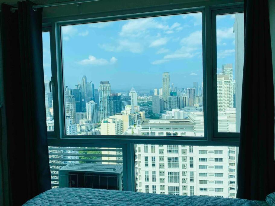 Makati Penthouse With Stunning City Skyline View Manila Exterior foto