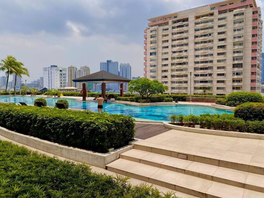 Makati Penthouse With Stunning City Skyline View Manila Exterior foto