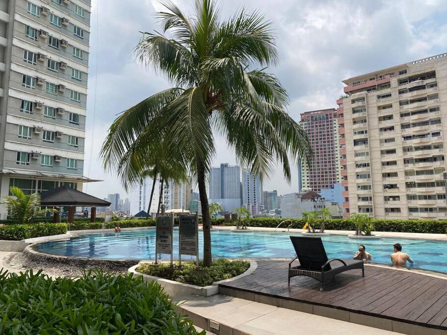 Makati Penthouse With Stunning City Skyline View Manila Exterior foto
